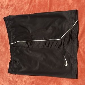 Nike shorts size L